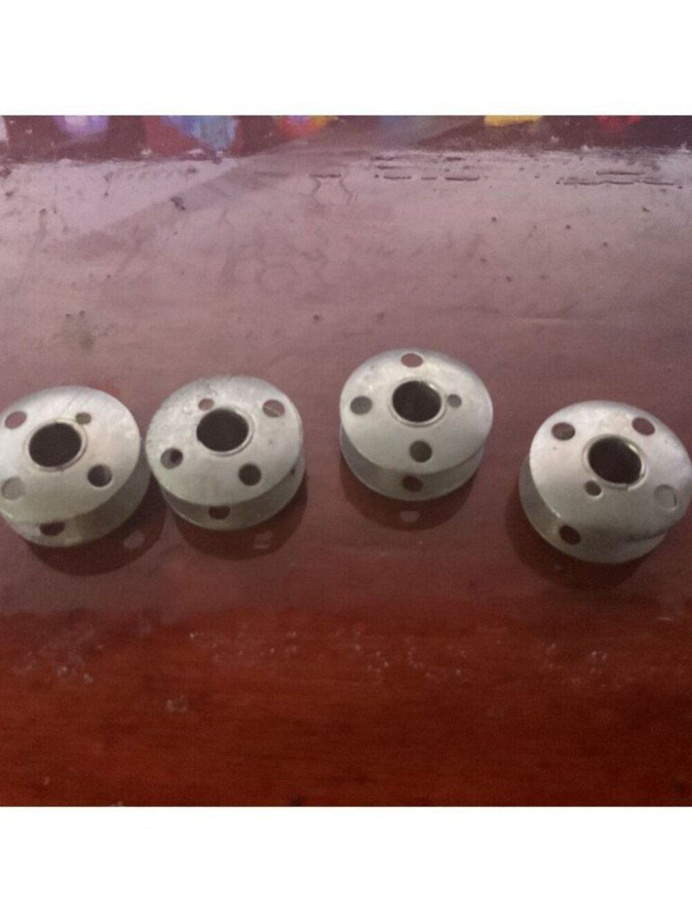 Metal Class 66 Bobbins 4 pcs - Picture 3 of 3